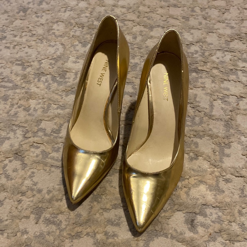 Nine West metallic gold 4” Tatianna pumps 8.5